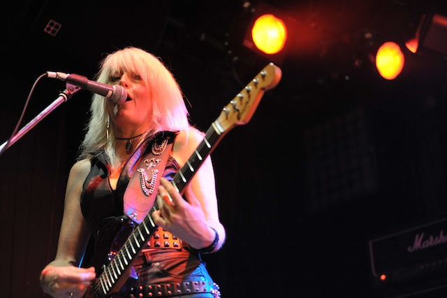 GIRLSCHOOL 093